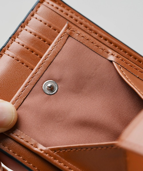 MURA（ムラ）の「コードバン調/カーボン レザー box型小銭入れ 二つ折り財布（財布・メンズ・ブラック/ダークブラウン/ネイビー/グリーン/ブラック系その他/ブルー系その他/キャメル/ワイン・FREE）」の14枚目の写真