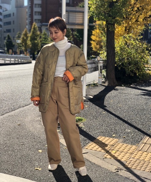 TODAYFUL（トゥデイフル）の「ハイゲージタートルニット（ニット/セーター・レディース・ホワイト/ナチュラル/オリーブ/イエロー・FREE）」の18枚目の写真