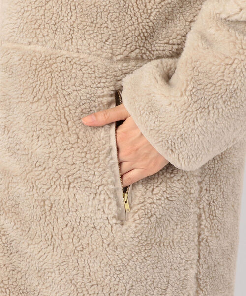 NOLLEY’S（ノーリーズ）の「リバーシブルボアコート（その他アウター・レディース・ベージュ/オフホワイト・38/36）」の8枚目の写真