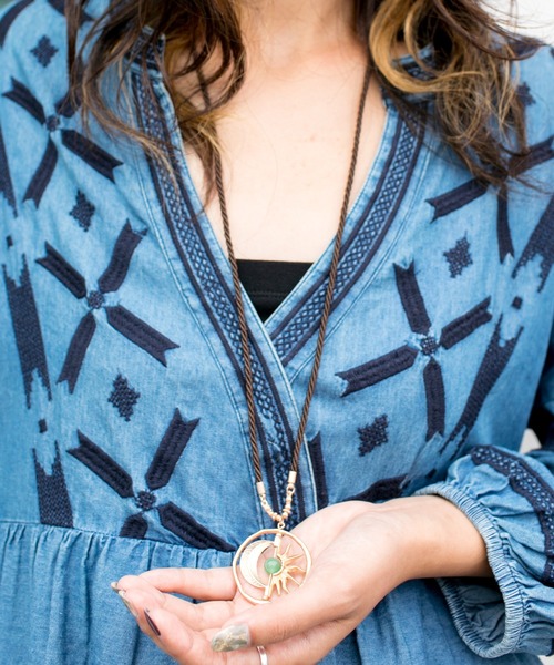 チャイハネ（チャイハネ）の「【チャイハネ】コスミックネックレス（ネックレス・レディース・ブラウン/グレー/ブルー・FREE）」の7枚目の写真