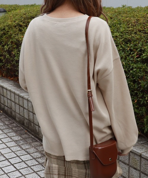 PairPair（ペアペア）の「ワッフルロゴ刺繍プルオーバー（Tシャツ/カットソー・レディース・ベージュ/ライトグリーン/モカ/ラベンダー・FREE）」の12枚目の写真