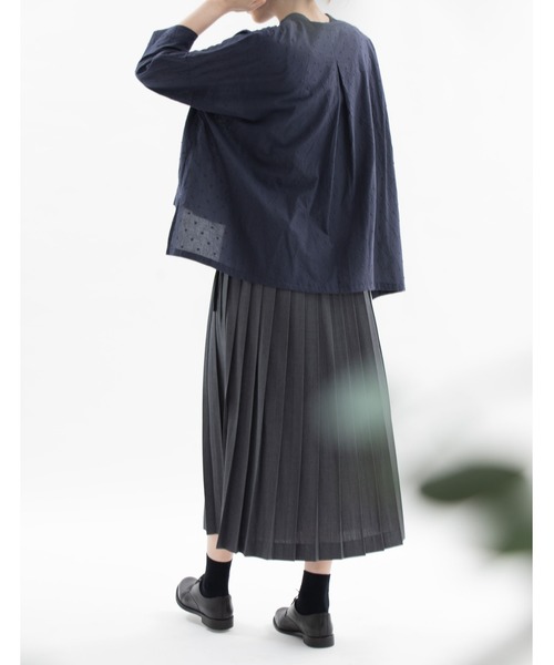 nop de nod(ノップドゥノッド)の「Ciel 刺繍ローンスタンドカラーシャツ(シャツ/ブラウス・レディース・ブラック/ネイビー/オフホワイト・3)」の6枚目の写真