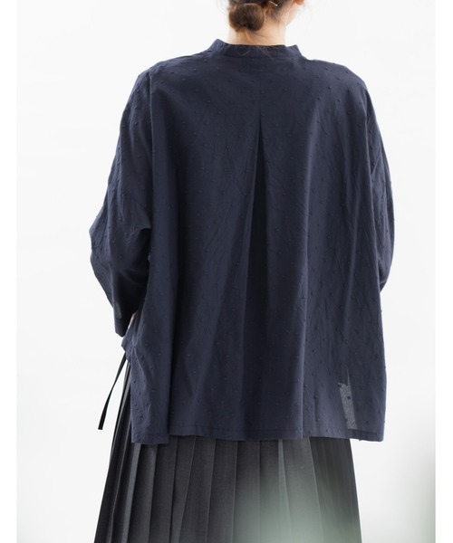 nop de nod(ノップドゥノッド)の「Ciel 刺繍ローンスタンドカラーシャツ(シャツ/ブラウス・レディース・ブラック/ネイビー/オフホワイト・3)」の10枚目の写真
