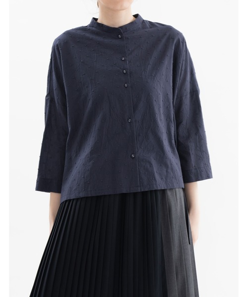 nop de nod(ノップドゥノッド)の「Ciel 刺繍ローンスタンドカラーシャツ(シャツ/ブラウス・レディース・ブラック/ネイビー/オフホワイト・3)」の11枚目の写真