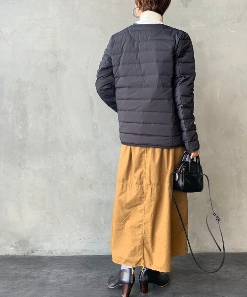 Vincent et Mireille（バンソンエミレイユ）の「[Vincent et Mireille/ヴァンソン エ ミレイユ] ステッチレスライトダウンカーディガン（ダウンジャケット/コート・レディース・ブラック/ベージュ・34/36/40/42）」の3枚目の写真