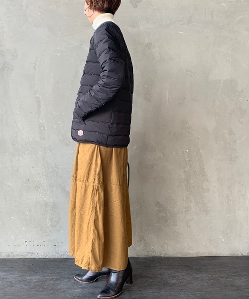 Vincent et Mireille（バンソンエミレイユ）の「[Vincent et Mireille/ヴァンソン エ ミレイユ] ステッチレスライトダウンカーディガン（ダウンジャケット/コート・レディース・ブラック/ベージュ・34/36/40/42）」の21枚目の写真