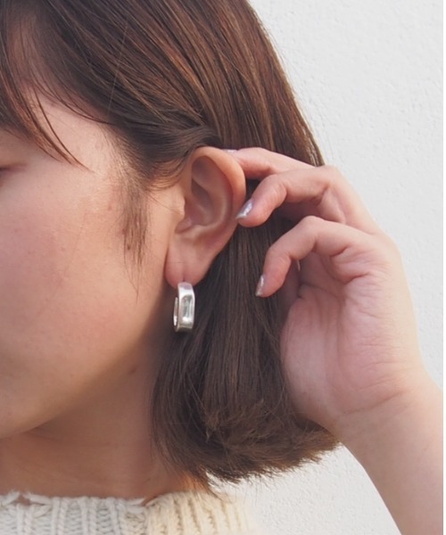 mille blanc(ミルブラン)の「マットメタルピアス(ピアス(片耳用)・レディース・シルバー系その他/ゴールド系その他/ゴールド/シルバー・FREE)」の1枚目の写真