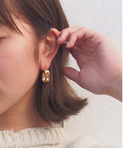 mille blanc(ミルブラン)の「マットメタルピアス(ピアス(片耳用)・レディース・シルバー系その他/ゴールド系その他/ゴールド/シルバー・FREE)」の4枚目の写真