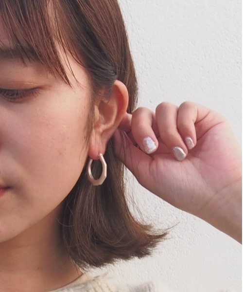 mille blanc(ミルブラン)の「マットメタルピアス(ピアス(片耳用)・レディース・シルバー系その他/ゴールド系その他/ゴールド/シルバー・FREE)」の2枚目の写真