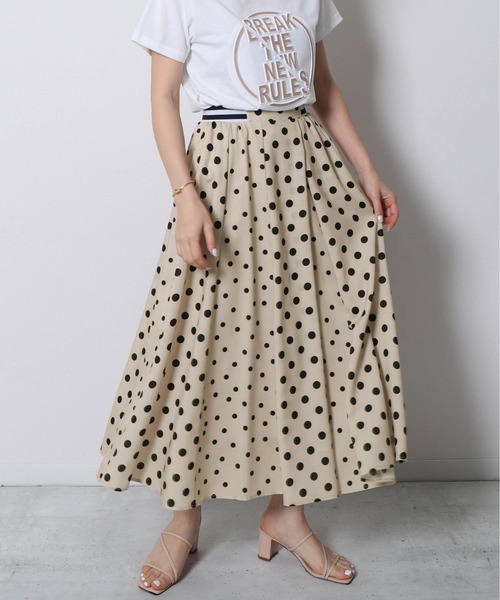 Re.Verofonna(ヴェロフォンナ)の「ドット切替スカート(スカート・レディース・ブラック/ホワイト/ベージュ・MEDIUM)」の3枚目の写真