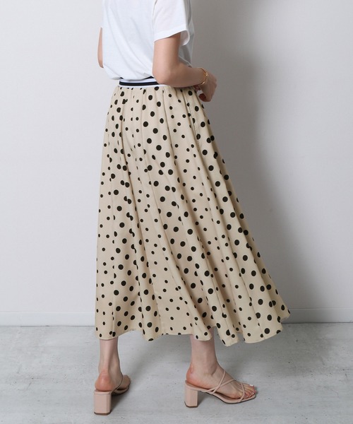 Re.Verofonna(ヴェロフォンナ)の「ドット切替スカート(スカート・レディース・ブラック/ホワイト/ベージュ・MEDIUM)」の13枚目の写真