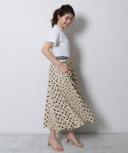 Re.Verofonna(ヴェロフォンナ)の「ドット切替スカート(スカート・レディース・ブラック/ホワイト/ベージュ・MEDIUM)」の4枚目の写真