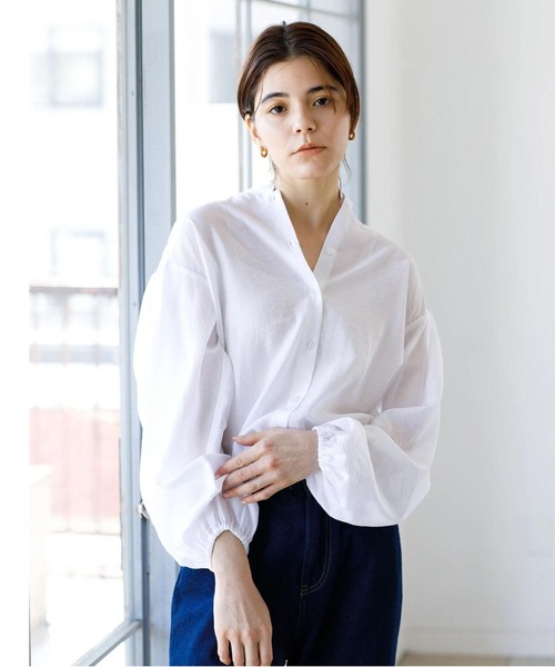 koe（コエ）の「2waybigカラー付きスタンドブラウス＊（シャツ/ブラウス・レディース・ラベンダー/ホワイト/ベージュ・FREE）」の2枚目の写真