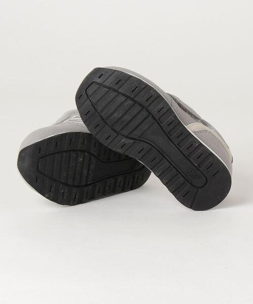 NEW BALANCE(ニューバランス)の「New Balance: IZ996 スニーカー(スニーカー・キッズ・ネイビー/グレー・14/16/15 )」の3枚目の写真
