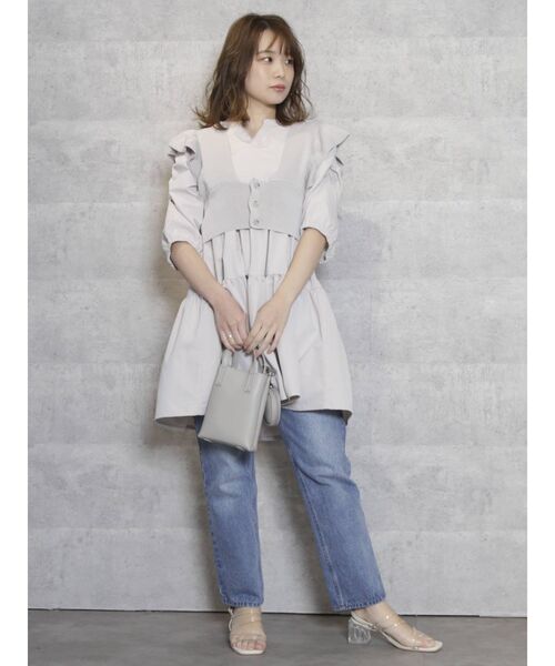 dazzlin（ダズリン）の「ティアードフレアシャツチュニック（チュニック・レディース・オフホワイト/ベージュ/ブルー・FREE）」の4枚目の写真