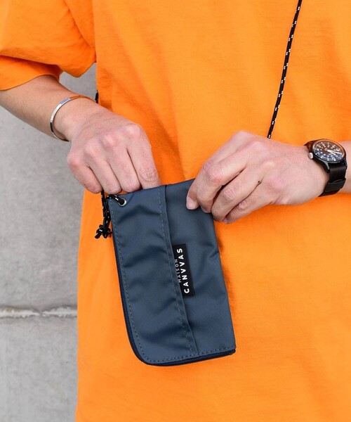 MAISON CANVVAS（メゾンキャンバス）の「【SHIPS any別注】MAISON CANVVAS: 【ユニセックス】 マルチ ポーチ◇（ポーチ・メンズ・ブラック/ブラウン/ベージュ/ライトグリーン/ライトブルー/パープル/ピンク/グレー/ネイビー/イエロー/ダークブルー/ホワイト・ONE SIZE）」の9枚目の写真