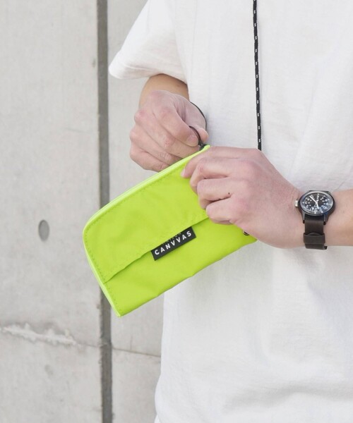 MAISON CANVVAS（メゾンキャンバス）の「【SHIPS any別注】MAISON CANVVAS: 【ユニセックス】 マルチ ポーチ◇（ポーチ・メンズ・ブラック/ブラウン/ベージュ/ライトグリーン/ライトブルー/パープル/ピンク/グレー/ネイビー/イエロー/ダークブルー/ホワイト・ONE SIZE）」の6枚目の写真