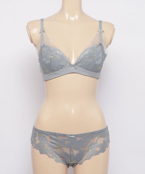 SFW(エスエフダブリュー)の「ノンワイヤー ブラ&ショーツ セット(ブラ&ショーツ・レディース・ブラック/ブルー/ピンクベージュ・LL/S/M/L)」の5枚目の写真