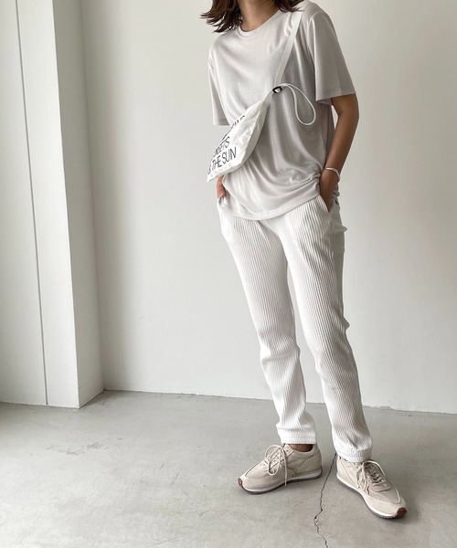 CANAL JEAN（キャナルジーン）の「via j(ヴィアジェイ) モダール半袖Tシャツ（Tシャツ/カットソー・レディース・ライトグレー/ブラック/アイボリー・ONE SIZE）」の12枚目の写真