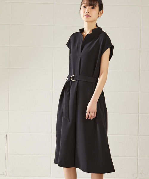 OUVRAGE CLASSE（ウヴラージュクラス）の「ベルト付きフレンチスリーブワンピース【オンラインストア限定アイテム】（ワンピース・レディース・ブラック/グレイッシュベージュ・FREE）」の4枚目の写真