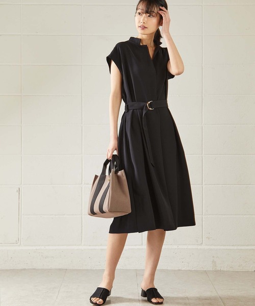 OUVRAGE CLASSE（ウヴラージュクラス）の「ベルト付きフレンチスリーブワンピース【オンラインストア限定アイテム】（ワンピース・レディース・ブラック/グレイッシュベージュ・FREE）」の13枚目の写真