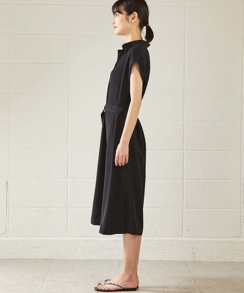 OUVRAGE CLASSE（ウヴラージュクラス）の「ベルト付きフレンチスリーブワンピース【オンラインストア限定アイテム】（ワンピース・レディース・ブラック/グレイッシュベージュ・FREE）」の16枚目の写真