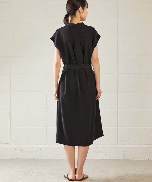 OUVRAGE CLASSE（ウヴラージュクラス）の「ベルト付きフレンチスリーブワンピース【オンラインストア限定アイテム】（ワンピース・レディース・ブラック/グレイッシュベージュ・FREE）」の17枚目の写真