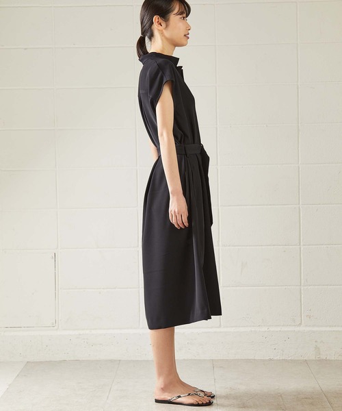 OUVRAGE CLASSE（ウヴラージュクラス）の「ベルト付きフレンチスリーブワンピース【オンラインストア限定アイテム】（ワンピース・レディース・ブラック/グレイッシュベージュ・FREE）」の18枚目の写真