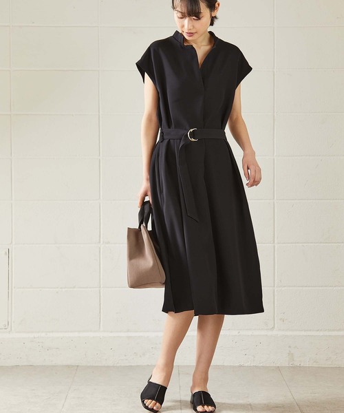 OUVRAGE CLASSE（ウヴラージュクラス）の「ベルト付きフレンチスリーブワンピース【オンラインストア限定アイテム】（ワンピース・レディース・ブラック/グレイッシュベージュ・FREE）」の14枚目の写真