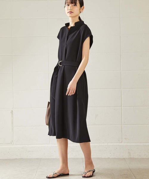 OUVRAGE CLASSE（ウヴラージュクラス）の「ベルト付きフレンチスリーブワンピース【オンラインストア限定アイテム】（ワンピース・レディース・ブラック/グレイッシュベージュ・FREE）」の22枚目の写真