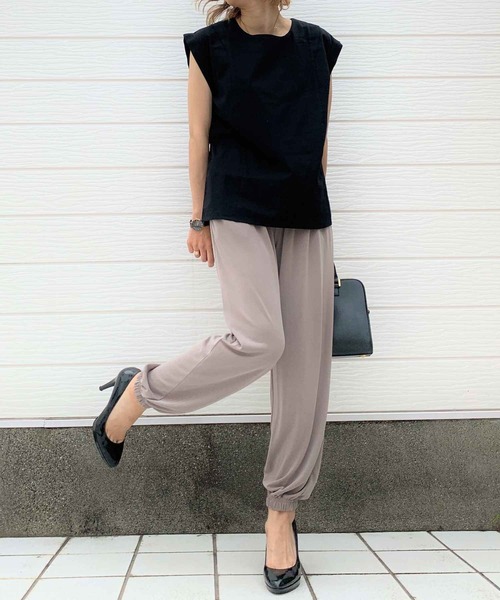 Q（キュー）の「肩タックフレンチスリーブトップス（Tシャツ/カットソー・レディース・ブラック/ベージュ・MEDIUM）」の7枚目の写真