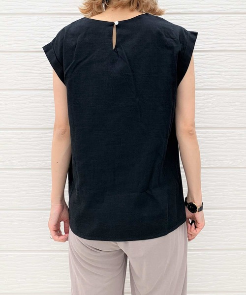 Q（キュー）の「肩タックフレンチスリーブトップス（Tシャツ/カットソー・レディース・ブラック/ベージュ・MEDIUM）」の5枚目の写真