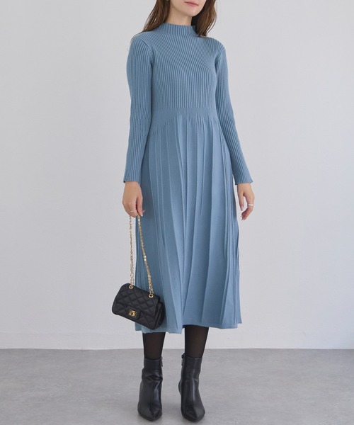 LAVEANGE（ラビアンジェ）の「プリーツ切替リブニットワンピース（ワンピース・レディース・ブラック/ベージュ/グレー/グレイッシュベージュ/ライトブルー・S/M/L）」の5枚目の写真