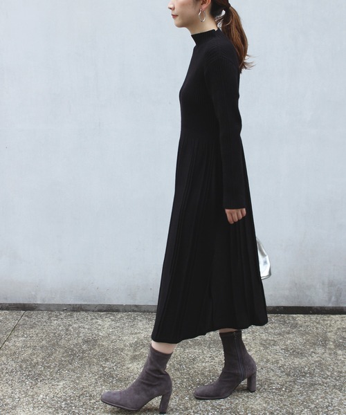 LAVEANGE（ラビアンジェ）の「プリーツ切替リブニットワンピース（ワンピース・レディース・ブラック/ベージュ/グレー/グレイッシュベージュ/ライトブルー・S/M/L）」の6枚目の写真