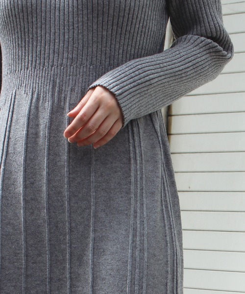 LAVEANGE（ラビアンジェ）の「プリーツ切替リブニットワンピース（ワンピース・レディース・ブラック/ベージュ/グレー/グレイッシュベージュ/ライトブルー・S/M/L）」の22枚目の写真