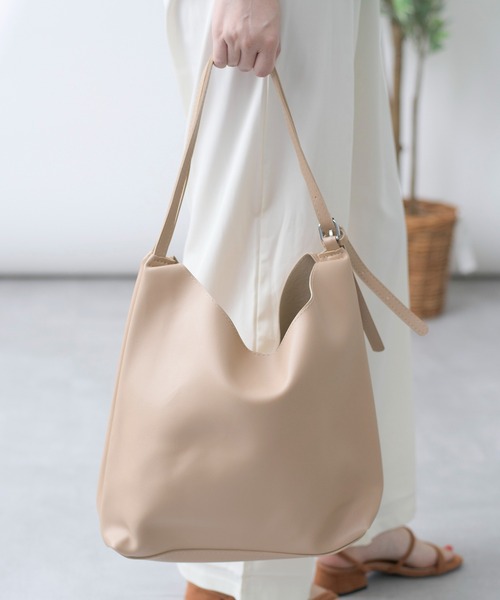 SETUP7（セットアップセブン）の「【SETUP7】PUレザーショルダー ポーチ付 KNF（ショルダーバッグ・レディース・ブラック/ベージュ/ブラウン・FREE）」の3枚目の写真