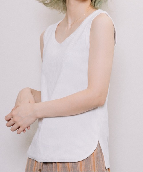 refinedworks（リファインドワークス）の「針抜きテレコ両面タンク（タンクトップ・レディース・ベージュ/ブラック/オフホワイト/グリーン・FREE）」の2枚目の写真