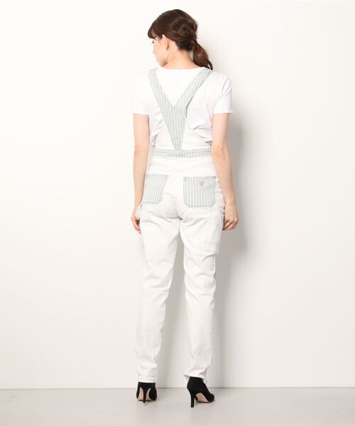 Guess(ゲス)の「Carrie Dungaree Overall(サロペット/オーバーオール・レディース・その他・25inch/26inch/24inch/27inch/28inch)」の2枚目の写真