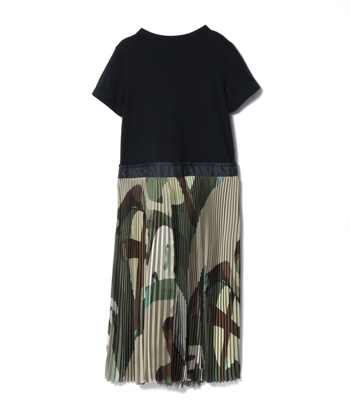 Sacai（サカイ）の「SACAI x KAWS / プリントプリーツワンピース（ワンピース・レディース・オリーブドラブ・1）」の2枚目の写真