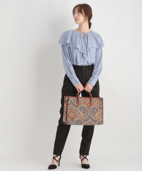 Andemiu（アンデミュウ）の「フリルネックブラウス219039（シャツ/ブラウス・レディース・ブラック/イエロー/ブルー・FREE）」の12枚目の写真