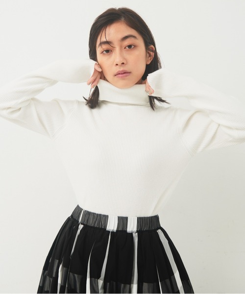 Libra Cue(リブラ キュー)の「ベーシックリブタートル(ニット/セーター・レディース・イエロー/グリーン/ホワイト/レッド/ブラック・FREE)」の9枚目の写真