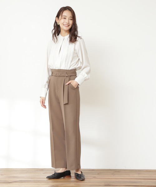 N.（N. Natural Beauty Basic）（エヌエヌナチュラルビューティーベーシック）の「◆ピンタックとろみブラウス（シャツ/ブラウス・レディース・オフホワイト/モカ/グリーン・MEDIUM）」の4枚目の写真