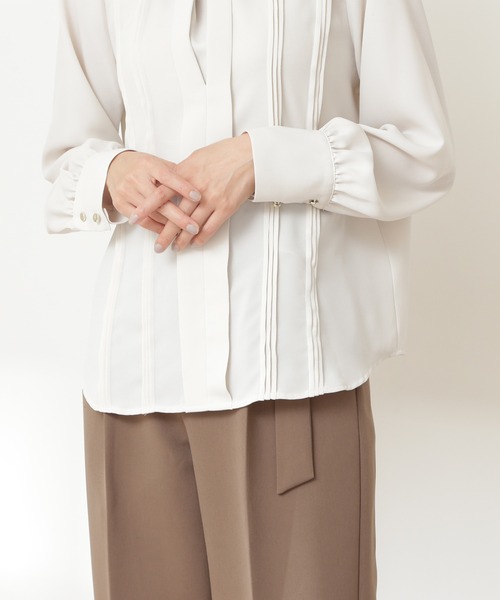 N.（N. Natural Beauty Basic）（エヌエヌナチュラルビューティーベーシック）の「◆ピンタックとろみブラウス（シャツ/ブラウス・レディース・オフホワイト/モカ/グリーン・MEDIUM）」の15枚目の写真