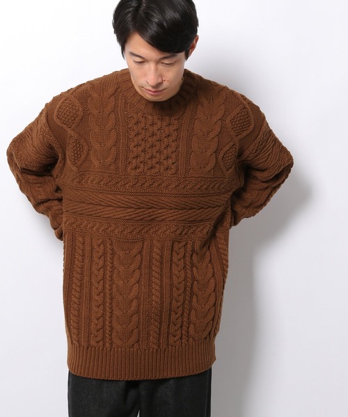 LAKOLE(ラコレ)の「ケーブル編みニットプルオーバー / 957532(ニット/セーター・メンズ・アイボリー/チャコール/ブラウン/ネイビー・MEDIUM/LARGE)」の4枚目の写真