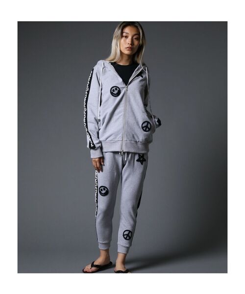 STUD MUFFIN（スタッドマフィン）の「STUD MUFFIN/スタッドマフィン/ストレッチベア裏毛 サガラパッチ＆ロゴ サイドライン リブパンツ（スウェットパンツ・メンズ・ブラック/グレー・2/4/3）」の16枚目の写真