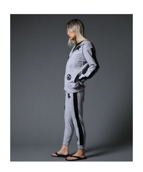 STUD MUFFIN（スタッドマフィン）の「STUD MUFFIN/スタッドマフィン/ストレッチベア裏毛 サガラパッチ＆ロゴ サイドライン リブパンツ（スウェットパンツ・メンズ・ブラック/グレー・2/4/3）」の17枚目の写真