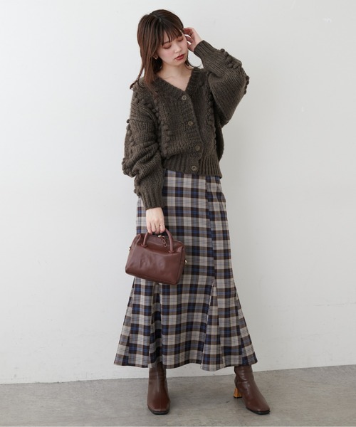 natural couture(ナチュラルクチュール)の「ポンポンニットカーディガン(カーディガン/ボレロ・レディース・オフホワイト/ブラウン/ベージュ・FREE)」の11枚目の写真