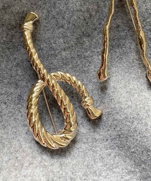 モチーフブローチ