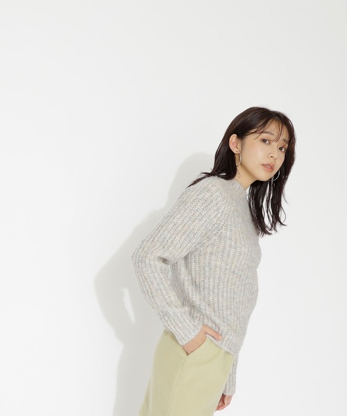 NATURAL BEAUTY BASIC（ナチュラルビューティーベーシック）の「メランジ片畦ニット（ニット/セーター・レディース・ベージュ系その他/グレー系その他/パープル系その他・MEDIUM）」の2枚目の写真