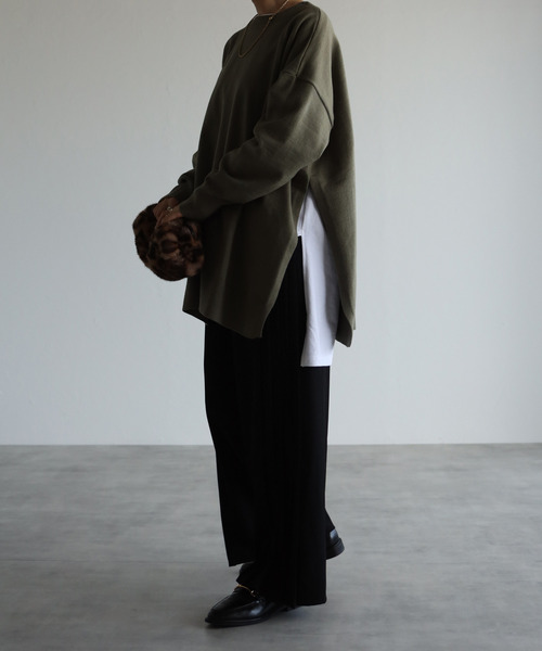 amini(アミニ)の「【2021-2022 A/W】バックボタンスリットニット(ニット/セーター・レディース・ライトブルー/ブラック/アイボリー/モスグリーン・MEDIUM)」の15枚目の写真